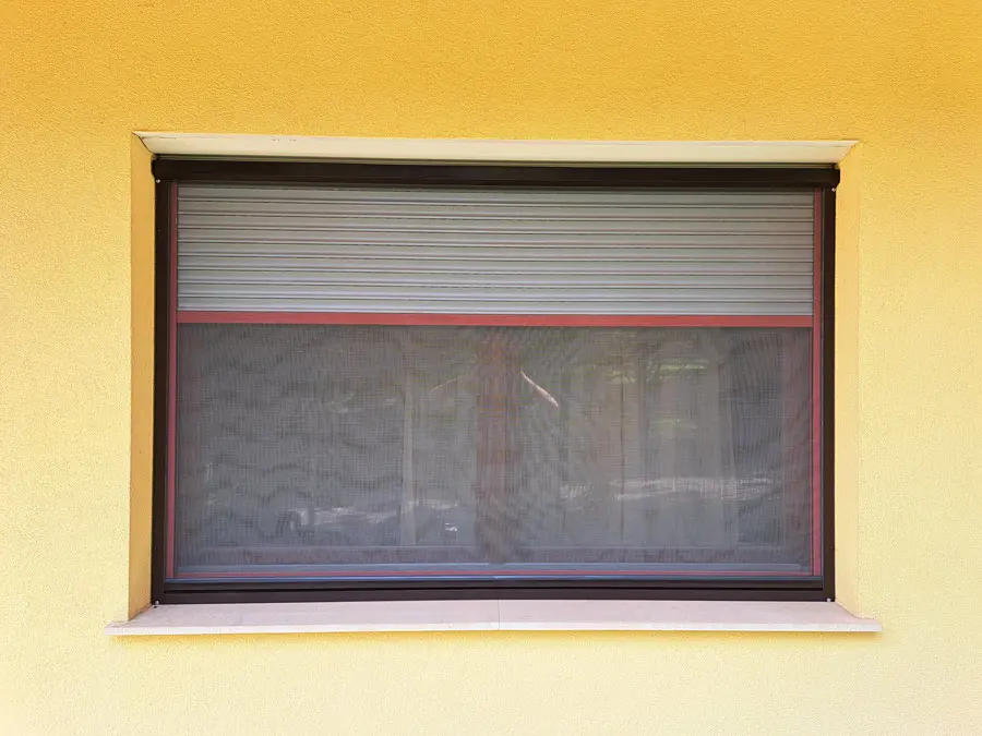 Pliszé szúnyogháló erkélyajtón